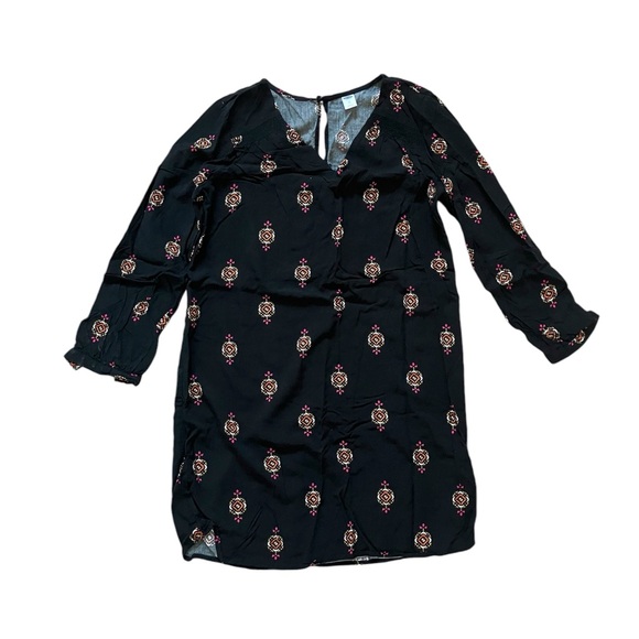 Old navy Smocked-Yoke V-Neck Shift Dress - Picture 4 of 6